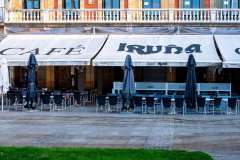 Das Cafe Iruna in Pamplona. Ein Lieblingsort von Hemingway. In seinem Roman "Fiesta" setzt er diesem Cafe ein Denkmal. Foto: Udo Weier. 2024