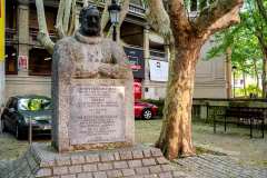 Ernest Hemingway Skulptur vor der Stierkampfarena in Pamplona. Foto: Udo Weier. 2024