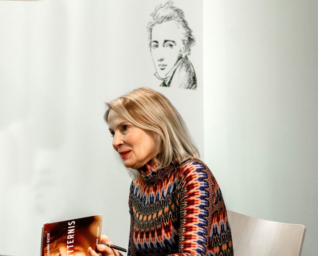 Foto: Udo Weier. Joanna Bator am 20. Februar 2024 in der Heinrich Heine Buchhandlung in Düsseldorf.